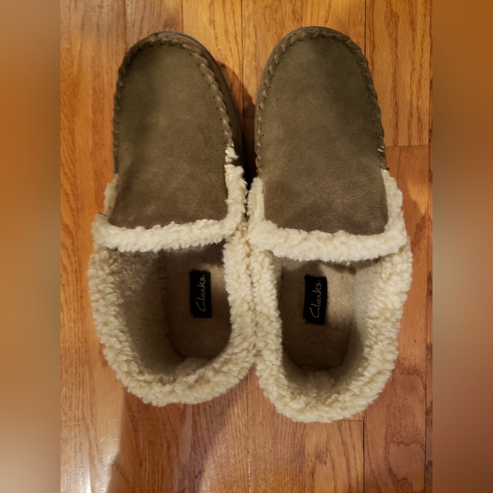 Clarks Men's Suede Leather Sherpa Lined Ankle Bootie Slippers